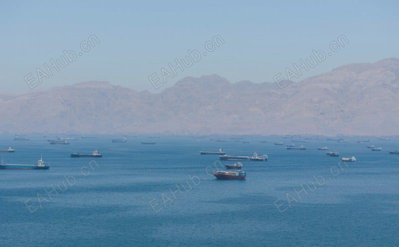 海峡船只.jpg