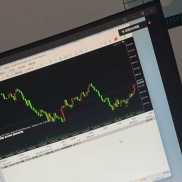 全新玩法 对冲
EX对EX 
波动大的时候 利润更高
小白别来-EAHub外汇论坛