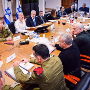 2026年4月17日黄金简报 - 高位获利回吐，地缘缓和与强劲数据双重压制-EAHub外汇论坛